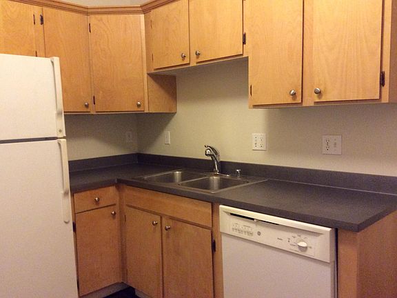 4th image of 1947 Lyon St