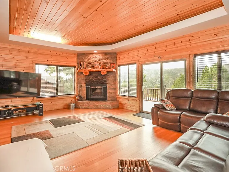 351 Glenwood Dr — Photo 32