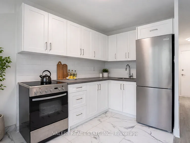 177 Saint George St #603 — Photo 3