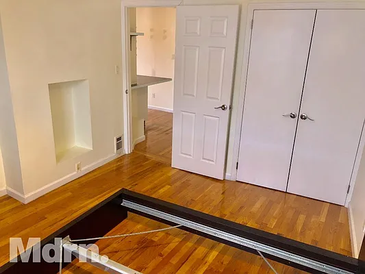 Rented by Mdrn Residential | media 6