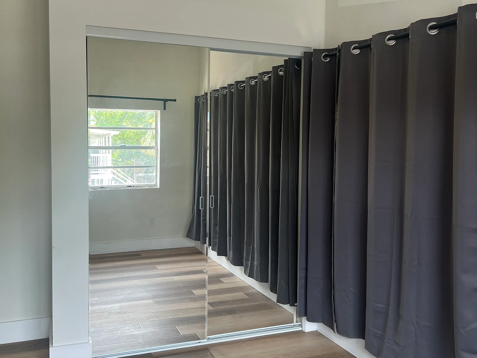 Studio, 350 sqft, $1,495 — Photo 3