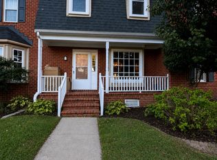 302 Middle Oaks Dr, Chesapeake, VA 23322