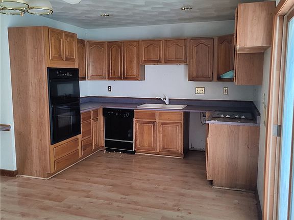 5th image of 6004 Philadelphia Dr