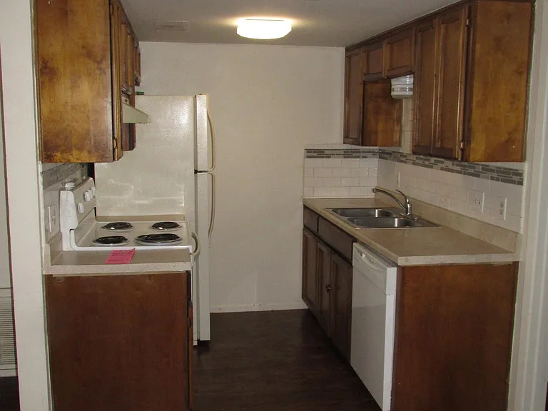 5735 Crestmore Dr — Photo 2