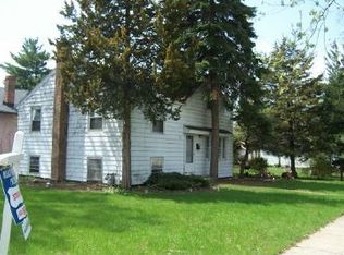 225 E Maple Ave, Roselle, IL 60172