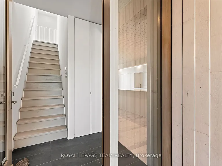 142 Ivy Cres #2 — Photo 28