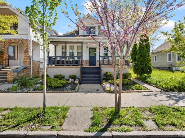 11338 Lumpkin St, Hamtramck, MI 48212