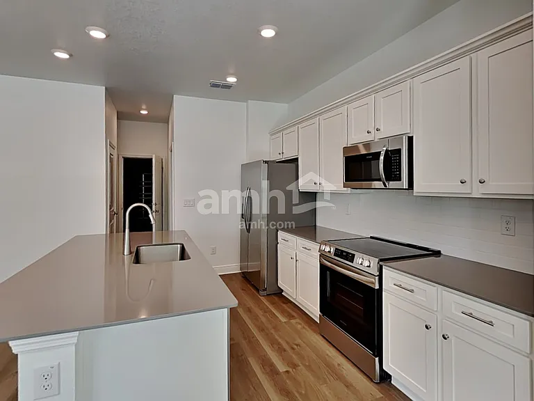 6420 Atlantic Beach Ave — Photo 3