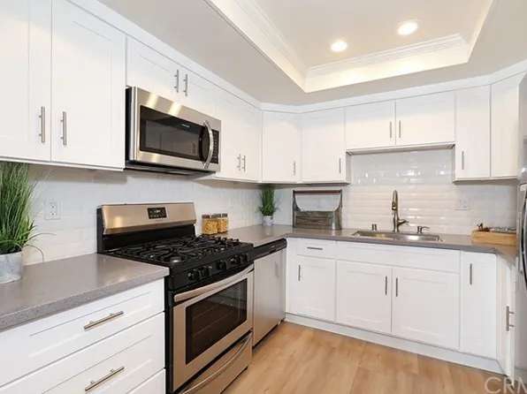 8877 Tulare Dr #B-309, Huntington Beach, CA 92646