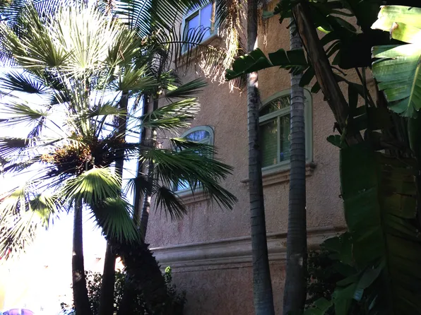 1818 Greenfield Ave, Los Angeles, CA