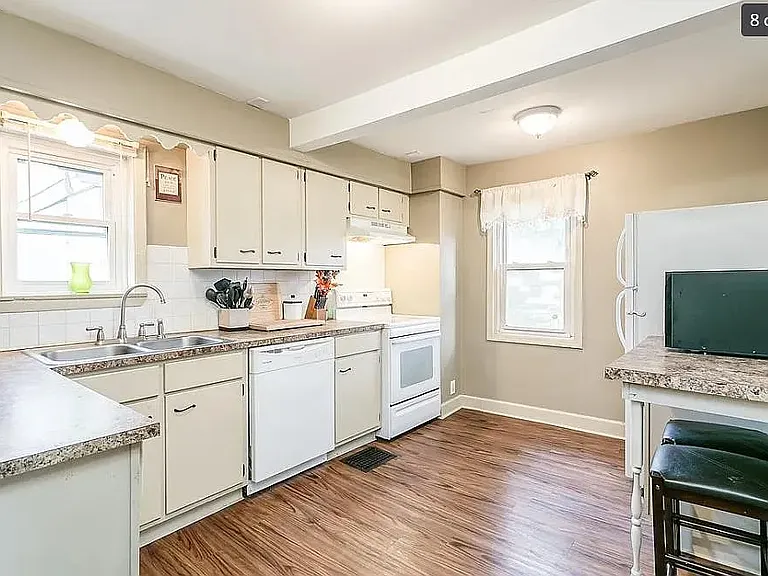 332 Bleacker Rd — Photo 8