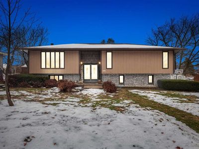 914 8th St, Kalona, IA, 52247