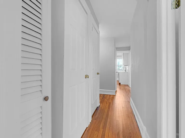 8 Kent Place Blvd #2 — Photo 19