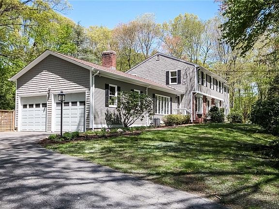 2nd image of 49 Heritage Dr