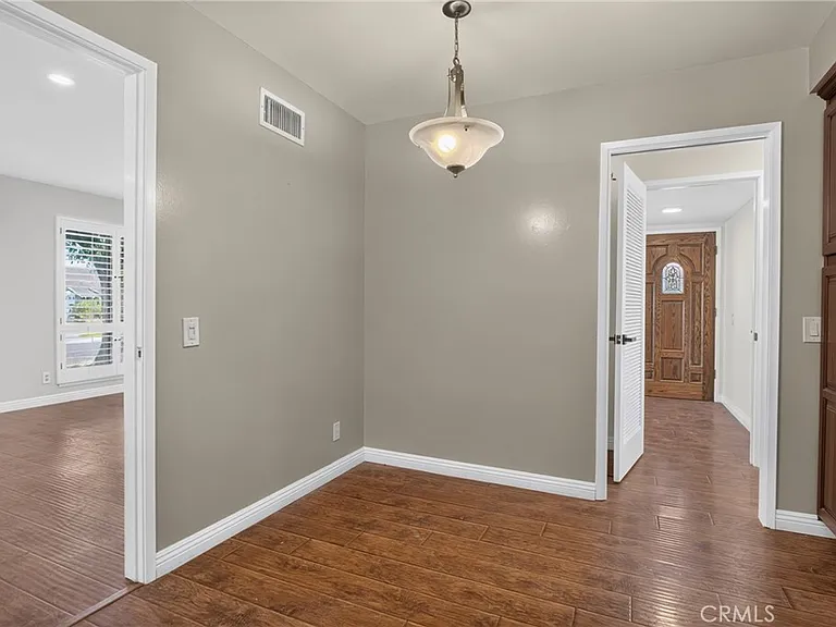9624 Swinton Ave — Photo 25