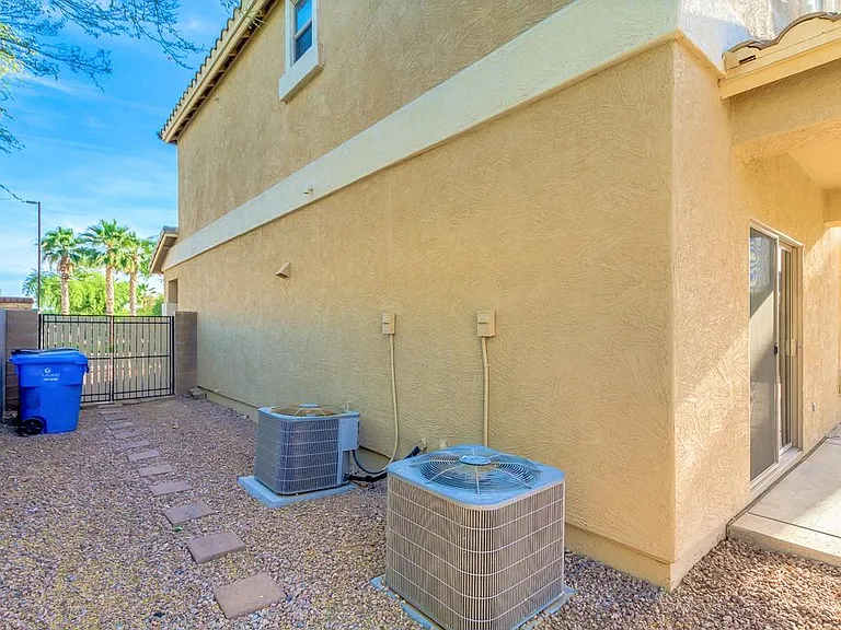 1306 E Birdland Dr — Photo 35