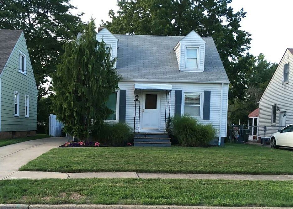 1st image of 2910 Liggett Dr