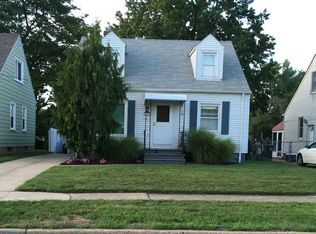 2910 Liggett Dr, Parma, OH 44134