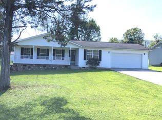 168 M & M Ln, Jacksboro, TN 37757