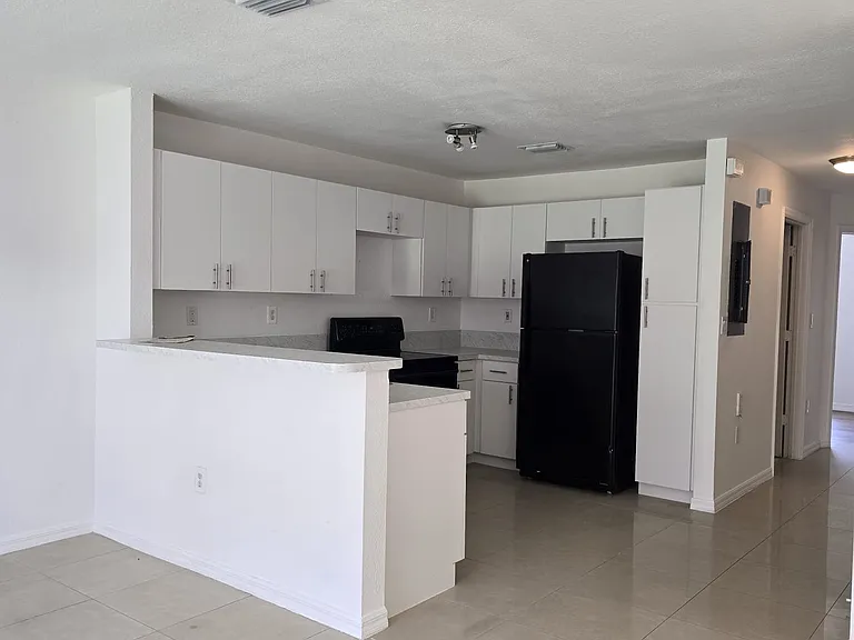 3194 SW 128th Ter #143 — Photo 4