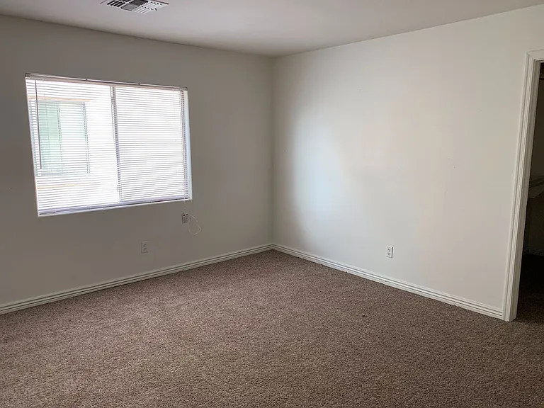 43589 W Cowpath Rd — Photo 16