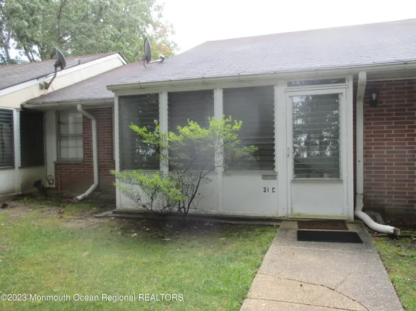 31C Cambridge Court, Lakewood, NJ 08701