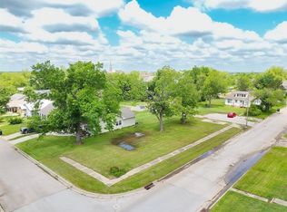 202 W Rosa St, Shawnee, OK 74804