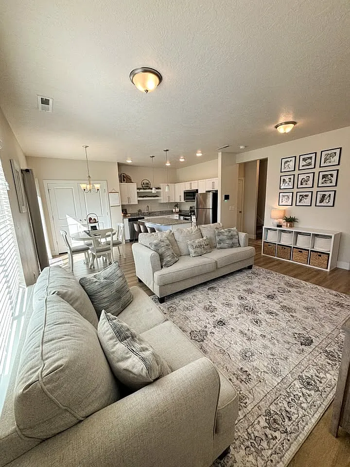 3 bed, 2.5 bath, 1530 sqft, $2,000 — Photo 2