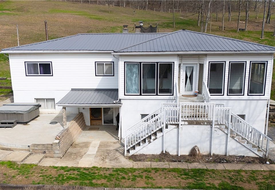 1st image of 893 Dillie Rd