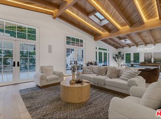 10160 Cielo Dr, Beverly Hills, CA 90210