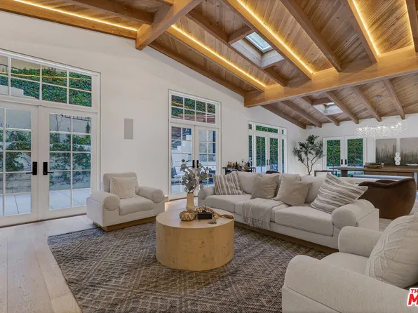 10160 Cielo Dr, Beverly Hills, CA 90210