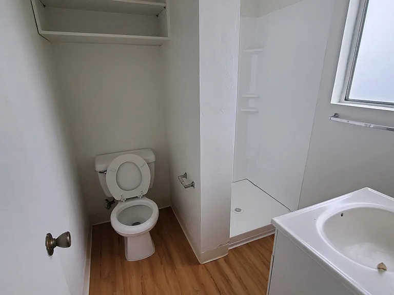 5050 Cass Street — Photo 16