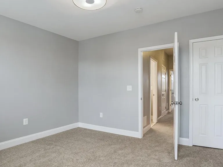 7 S East Ave — Photo 9