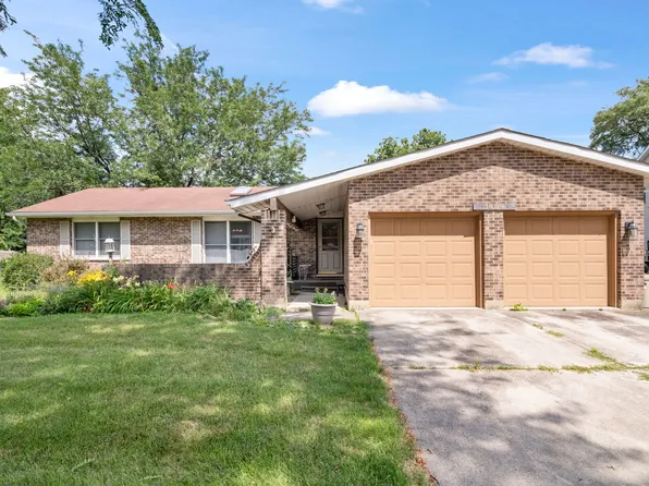 1489 Lake Holiday Dr, Sandwich, IL 60548
