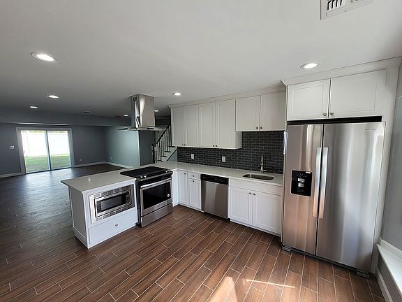 3rd image of 19 Abbey Ln