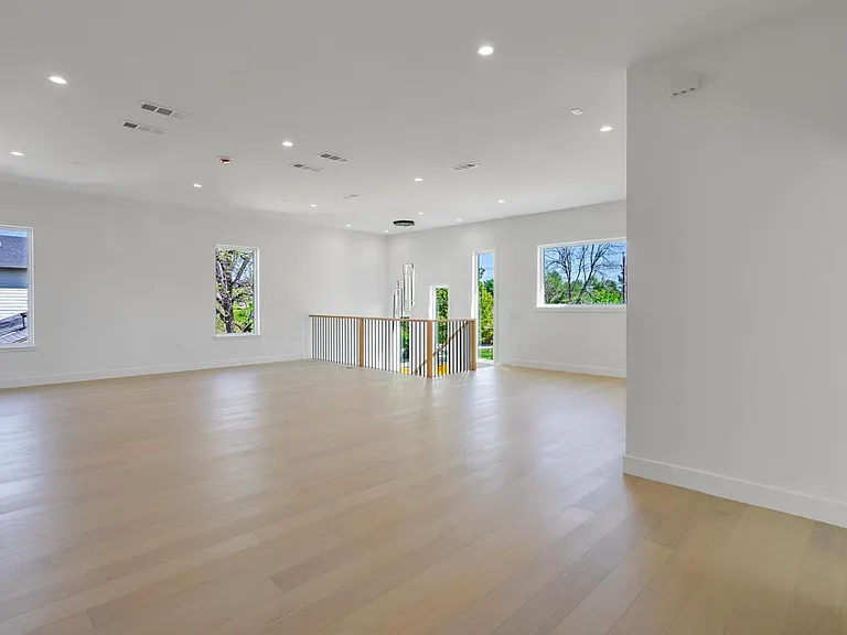 3813 Cortez Dr — Photo 16