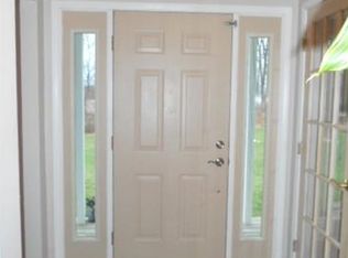 9236 Lamoreaux Rd, Fowlerville, MI 48836