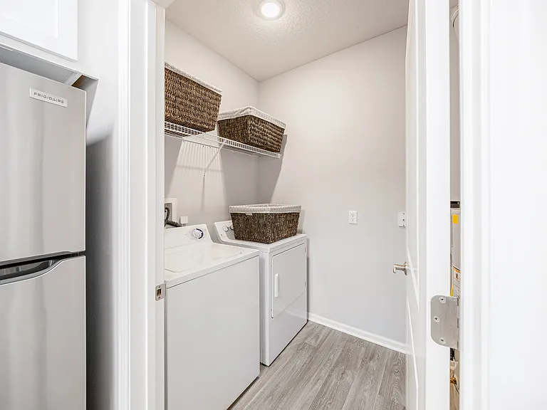 Cascade Shores Townhomes + Flats — Photo 18