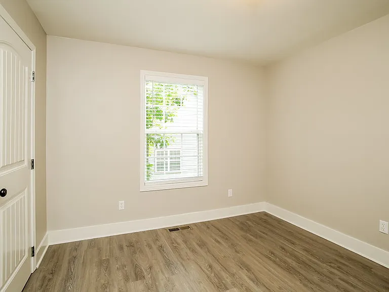 305 Talon Dr SE — Photo 13