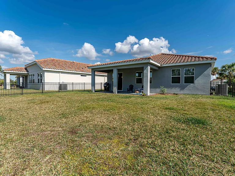289 Daylily Blvd — Photo 38