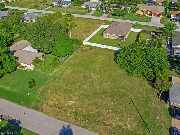 4th image of 925 SE 26th Ter