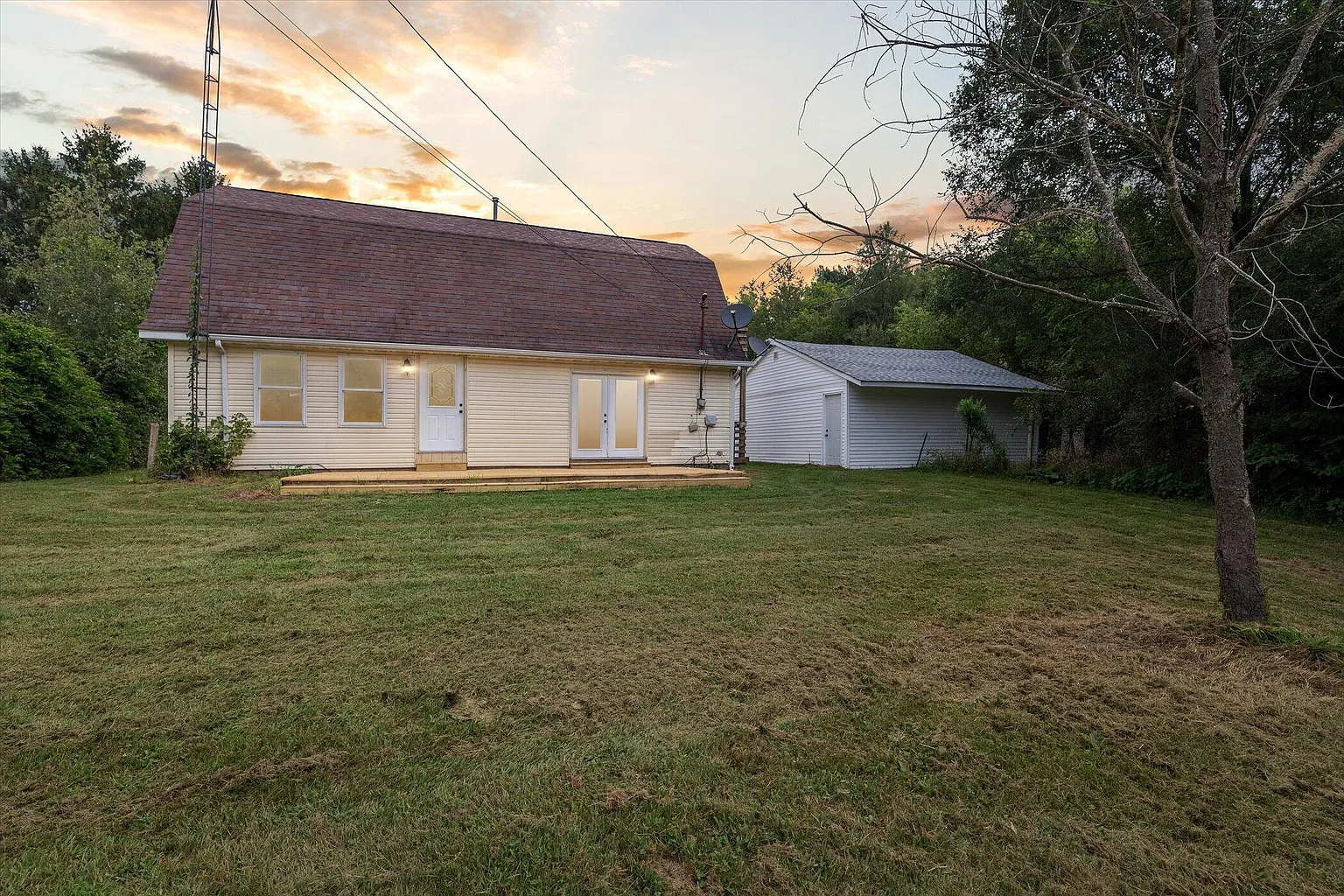 20114 E Ave N photo 1