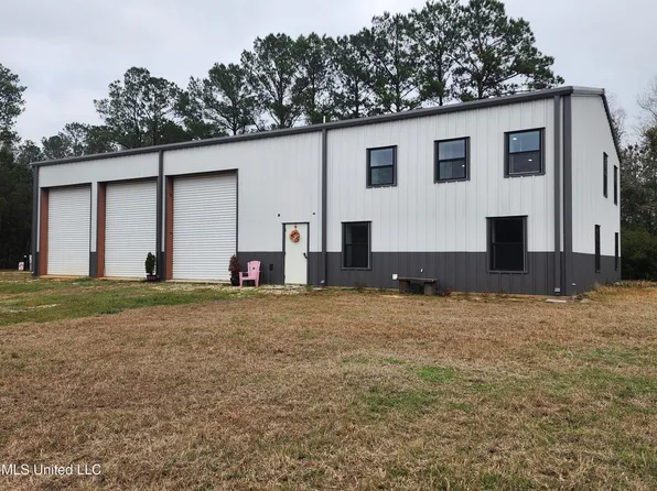 26 Charlie Daughdrill Rd, Carriere, MS 39426