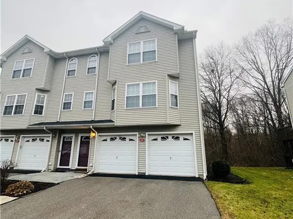 11 Sarahs Place #11, Wallingford, CT 06492