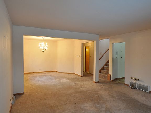 2nd image of 9108 S Emerald Ave