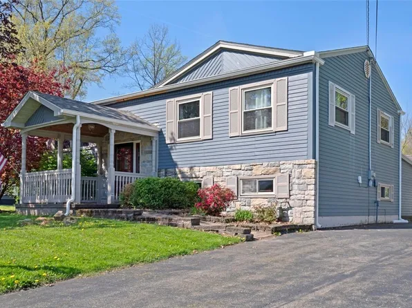1355 Wakefield Dr, Hermitage, PA 16148
