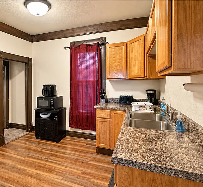 2 bed, 1103 sqft, $1,625 — Photo 3