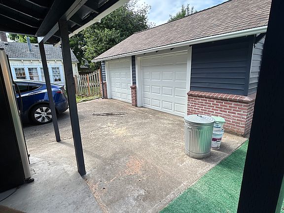 4th image of 504 W Fourth Plain Blvd