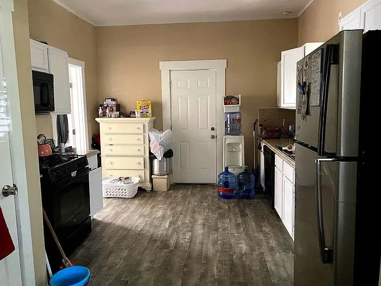 519 E Pine St — Photo 13