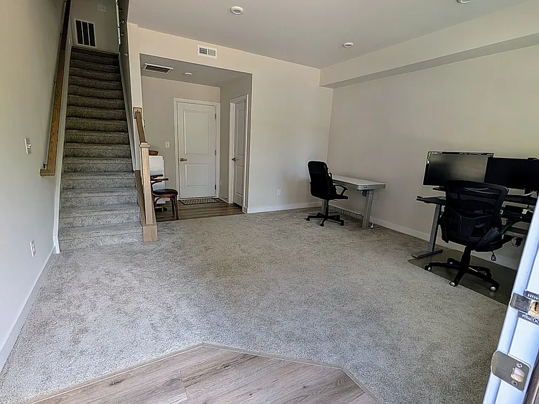 460 Spearfield Ln — Photo 7